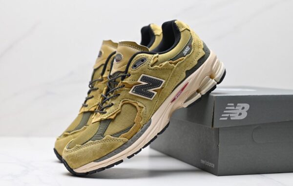 New balance 2002R DP Olive  For Men's Shoes 
